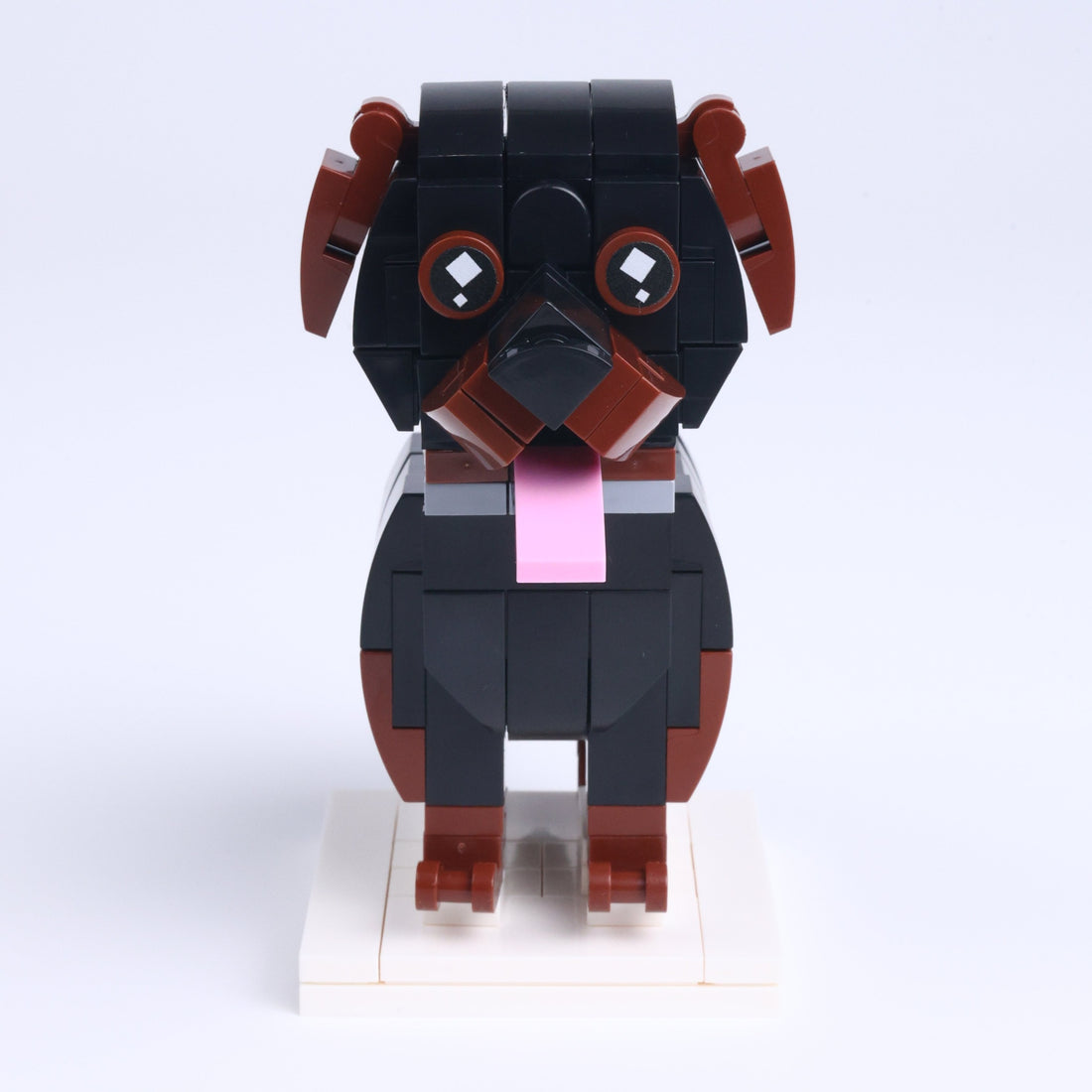 Rottweiler dog brick figure, main product view