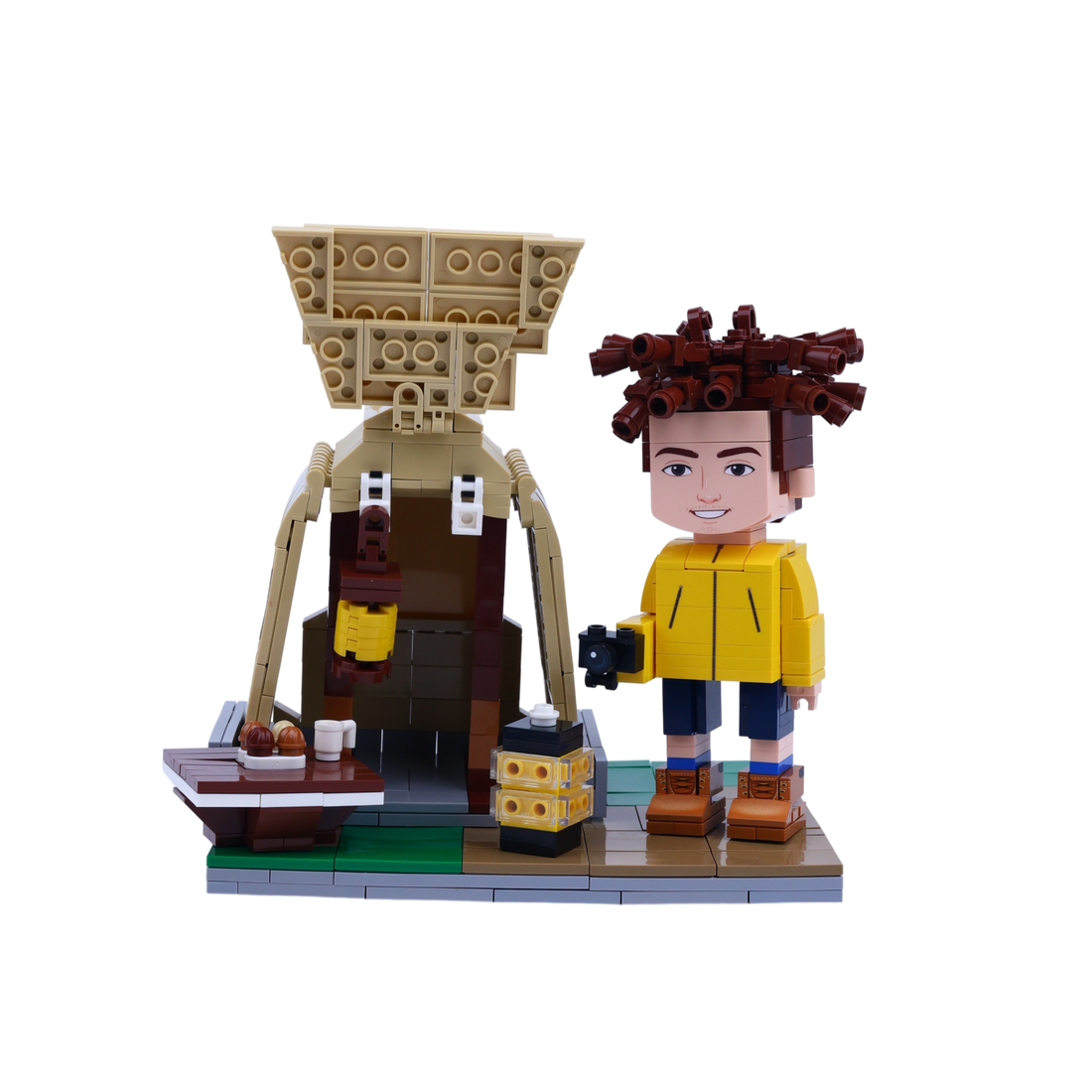 Solo Explorer brick scene, lifestyle view