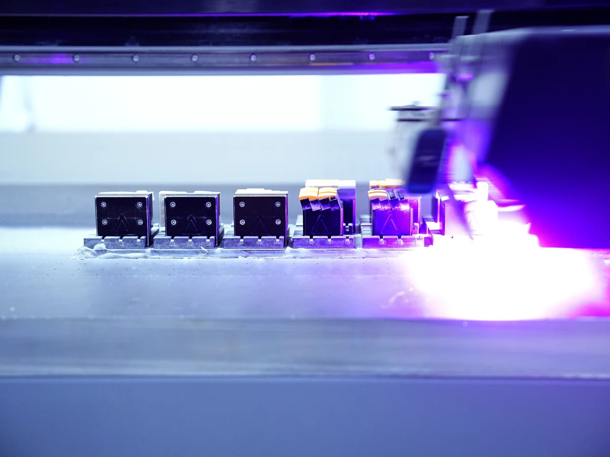 High-resolution UV printing